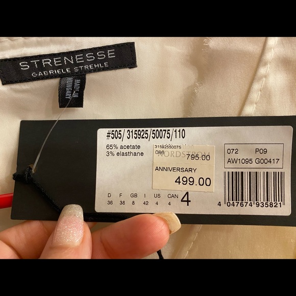 NWT Ivory colored sumptuous elegant dress - Picture 6 of 6